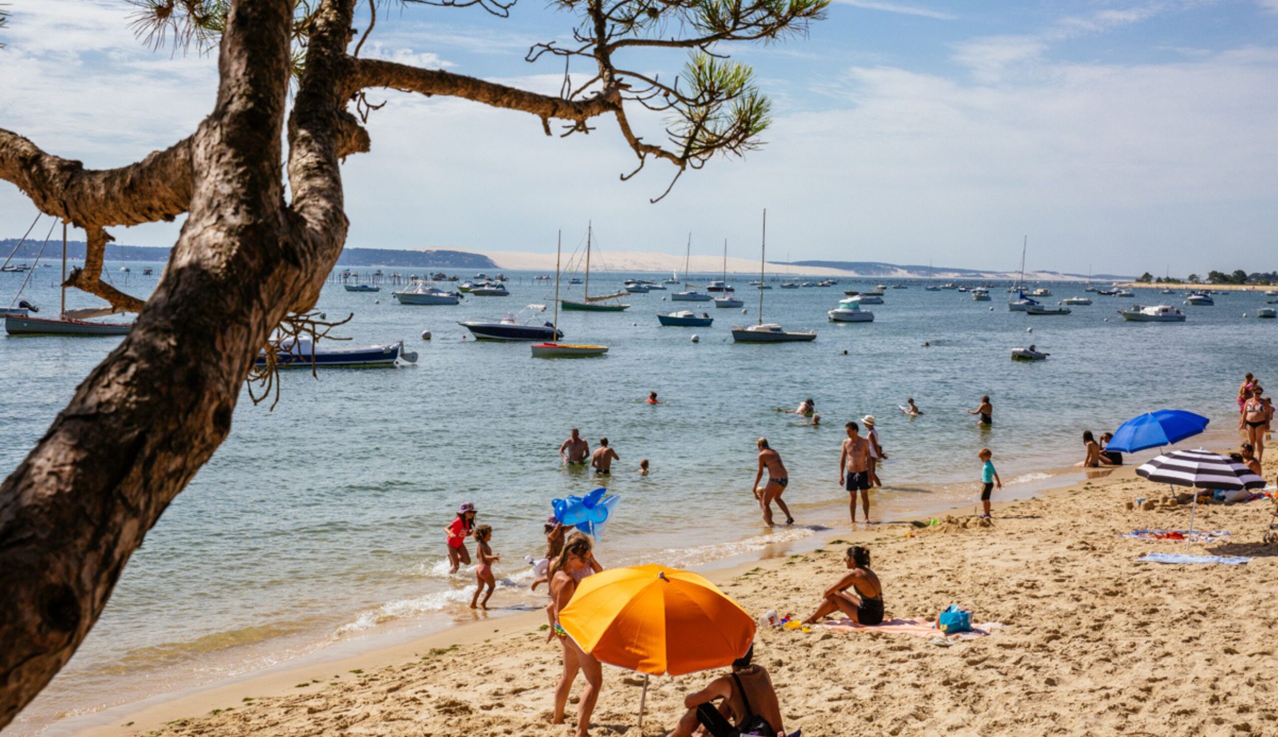 La plage du Centre est une des plus prisées du Cap Ferret