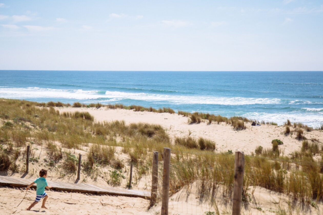 La plage du Truc Vert est aussi une plage parfaite pour les amateurs de surf !