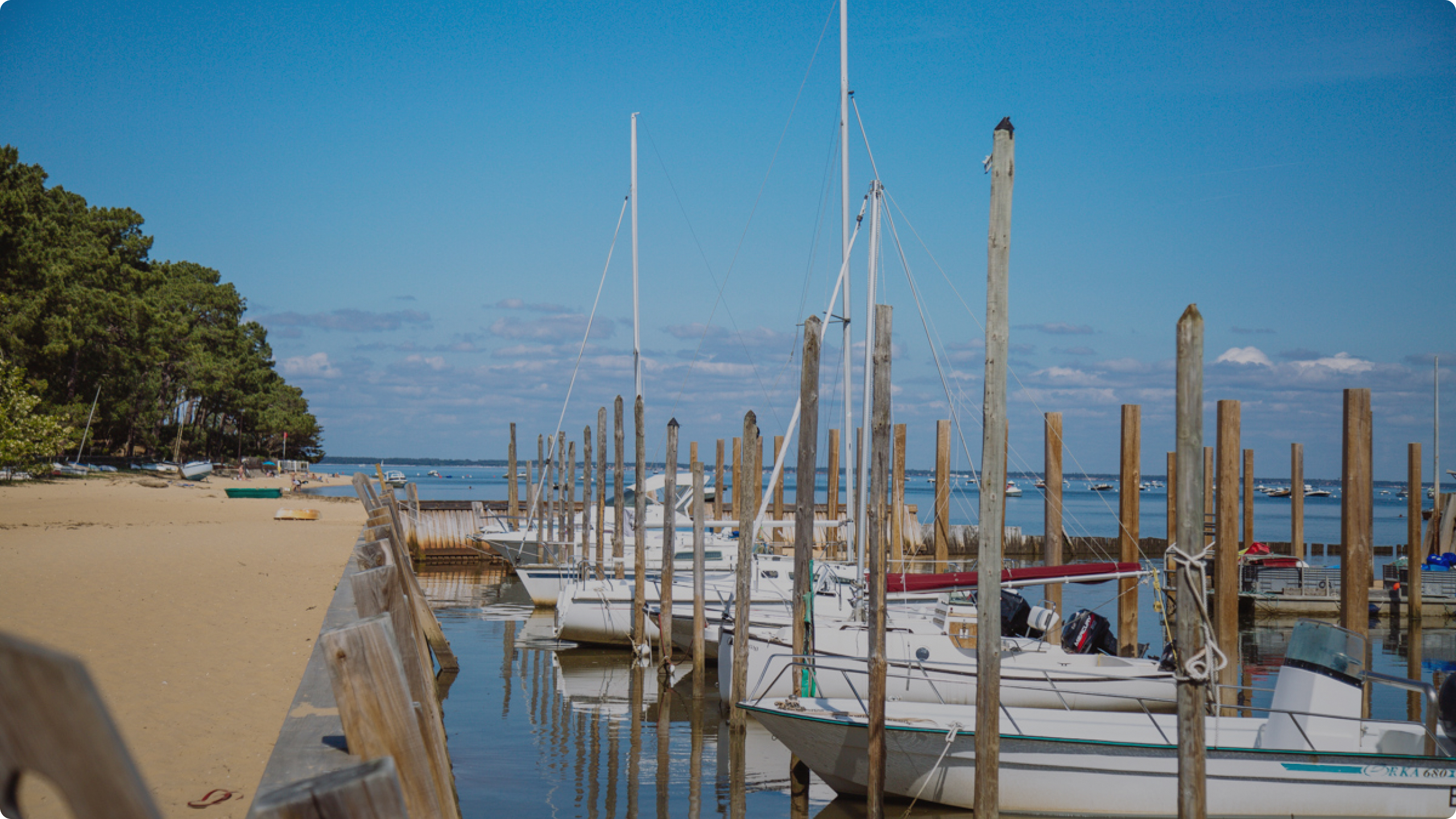 Un port sur le Bassin.