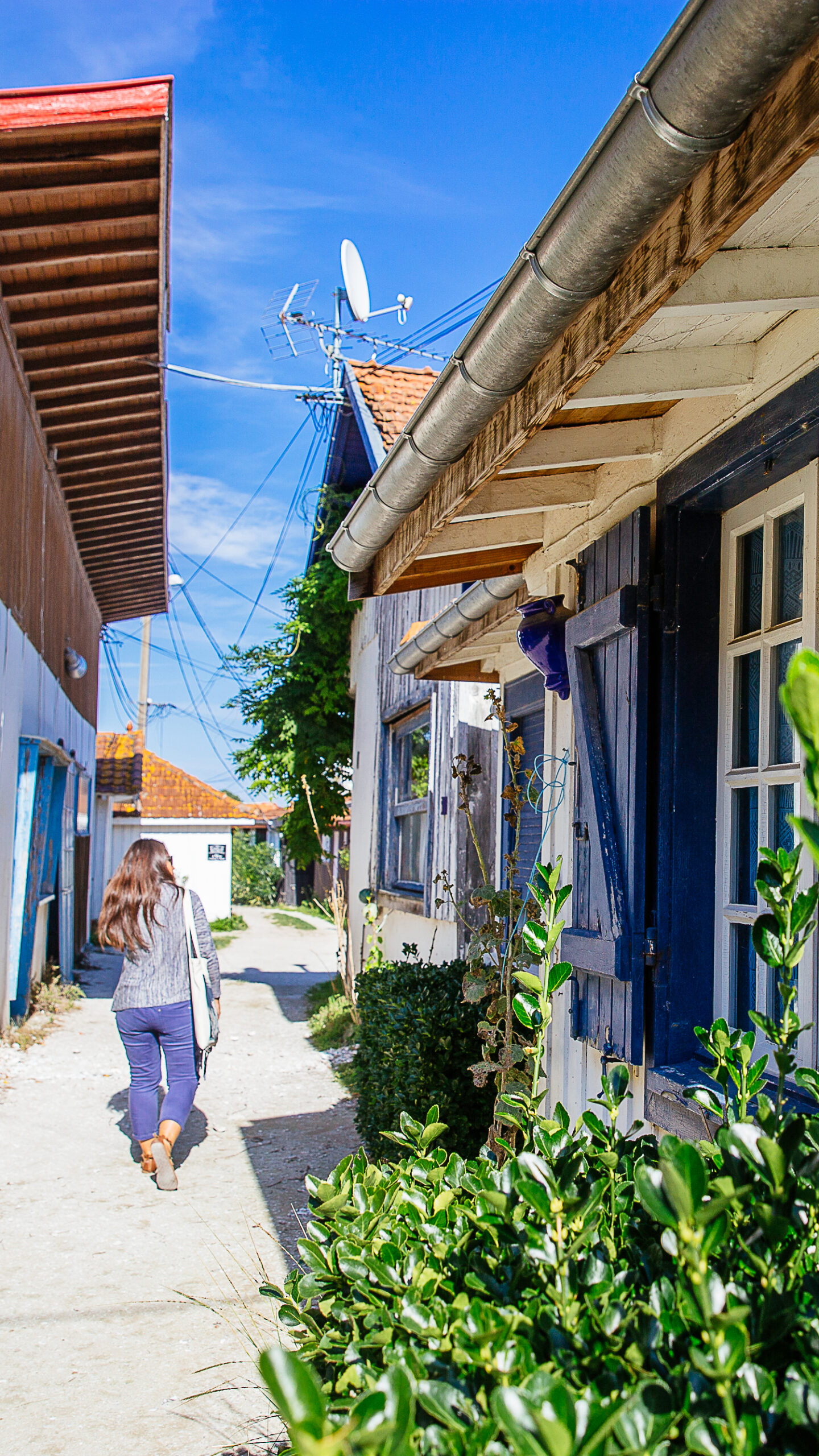 Se promener dans les ruelles du village des Jacquets.