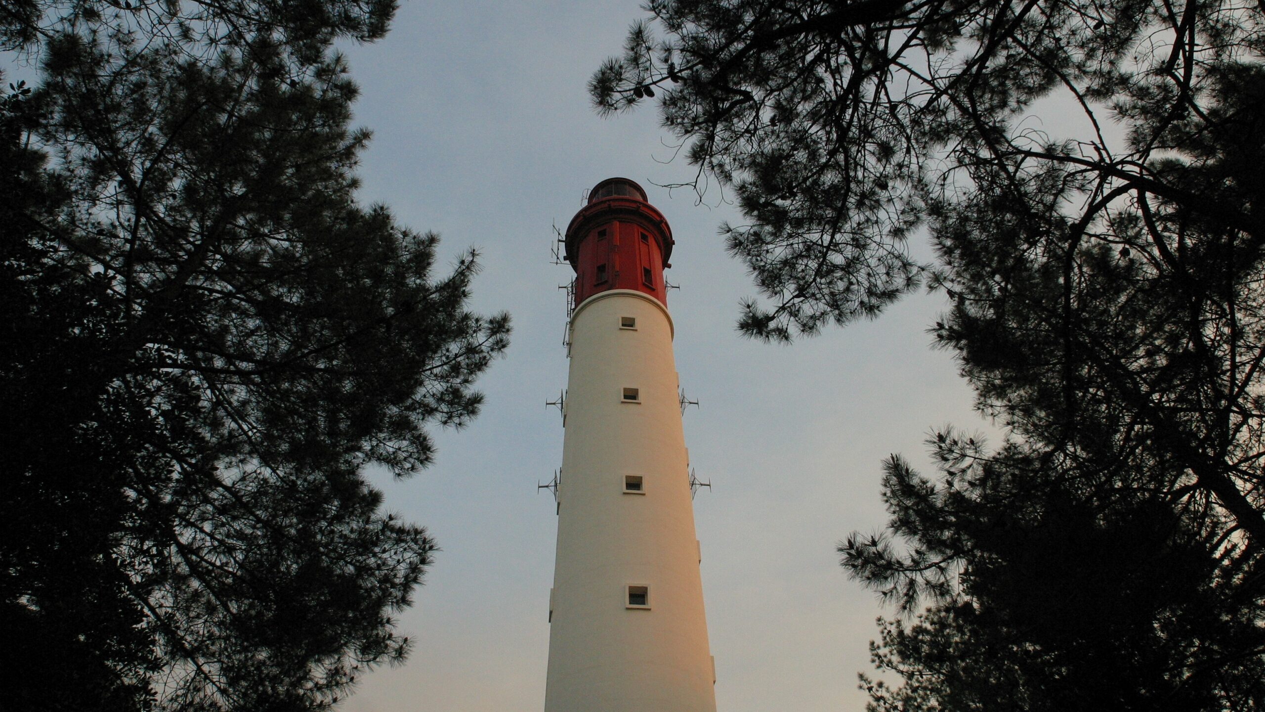 Le phare du Cap Ferret au coucher du soleil.