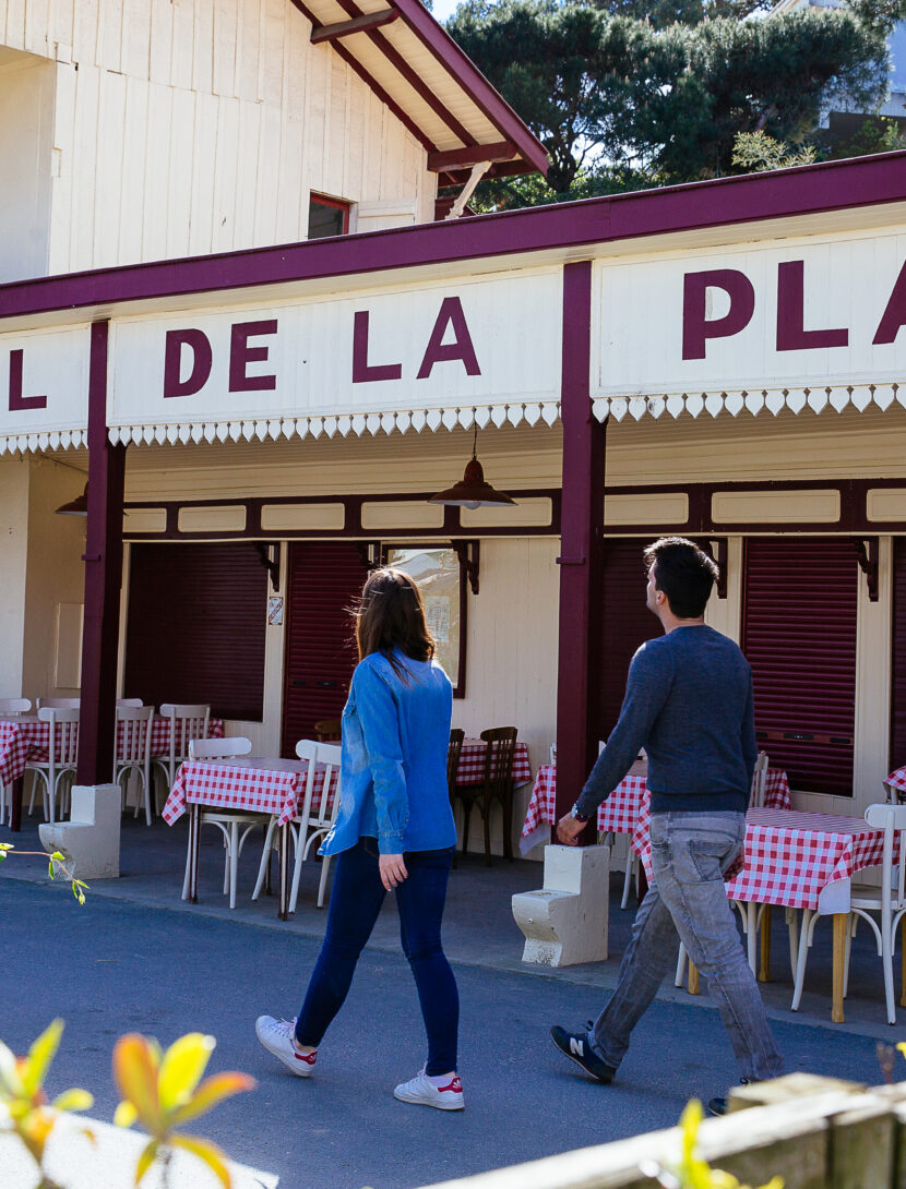 La devanture de l'Hôtel De La Plage.