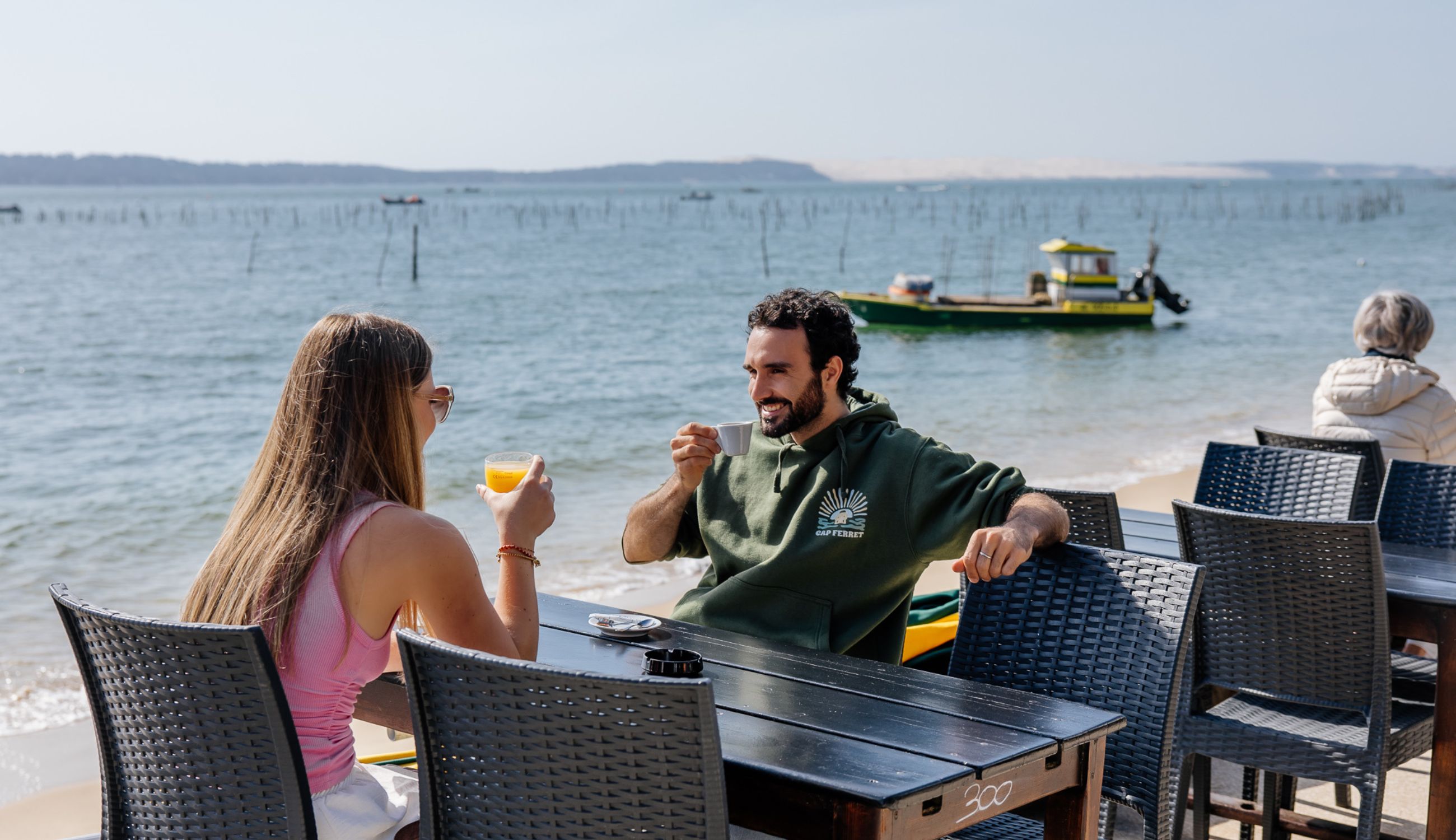 On prend un goûter les pieds dans l'eau au restaurant l'Escale !